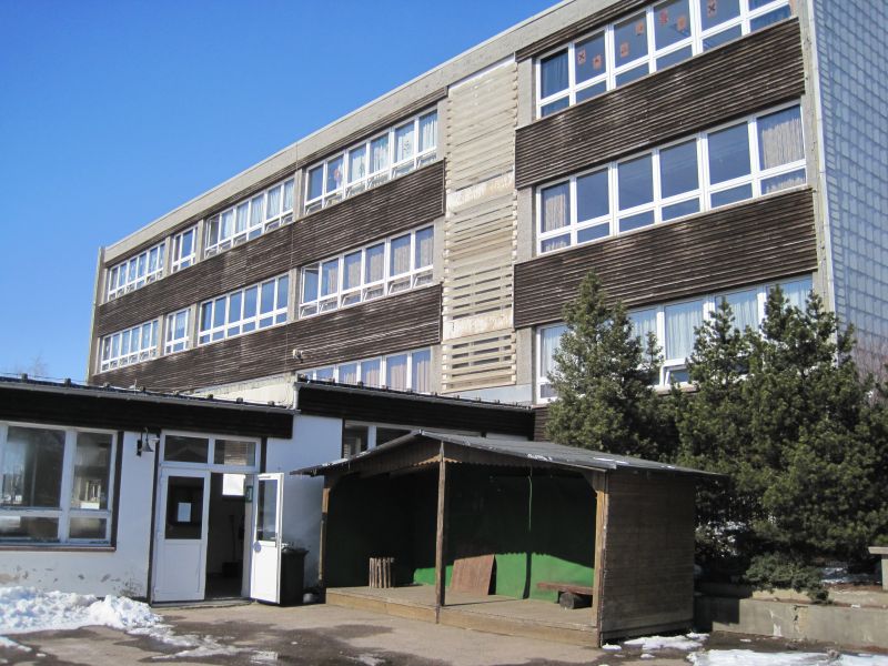 images/historischesSchulhaus/aussen%20vor%202011%201.jpg#joomlaImage://local-images/historischesSchulhaus/aussen vor 2011 1.jpg?width=800&height=600