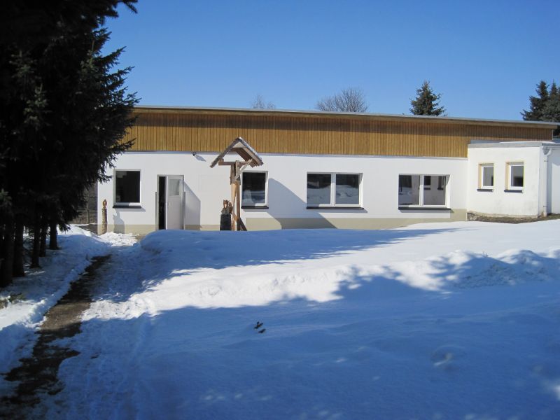 images/historischesSchulhaus/aussen%20vor%202011%203.jpg#joomlaImage://local-images/historischesSchulhaus/aussen vor 2011 3.jpg?width=800&height=600