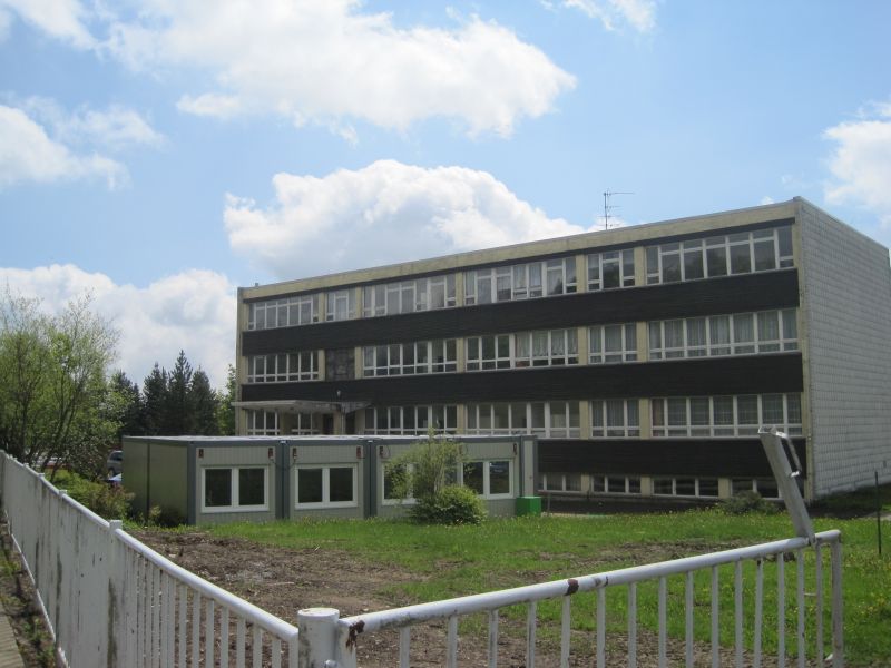 images/historischesSchulhaus/aussen%20vor%202011%204.jpg#joomlaImage://local-images/historischesSchulhaus/aussen vor 2011 4.jpg?width=800&height=600