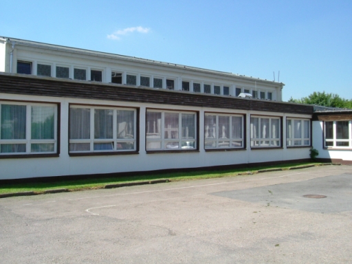 images/historischesSchulhaus/aussenanlagen%20vor%202011%207.jpg#joomlaImage://local-images/historischesSchulhaus/aussenanlagen vor 2011 7.jpg?width=512&height=384