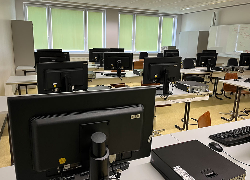 images/klassenzimmer/Info2.jpg#joomlaImage://local-images/klassenzimmer/Info2.jpg?width=1000&height=721